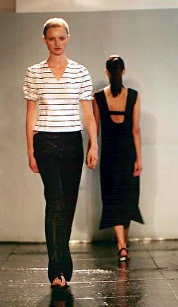 Candice in silk seersucker v neck top and silk lacquered v suspension pant 